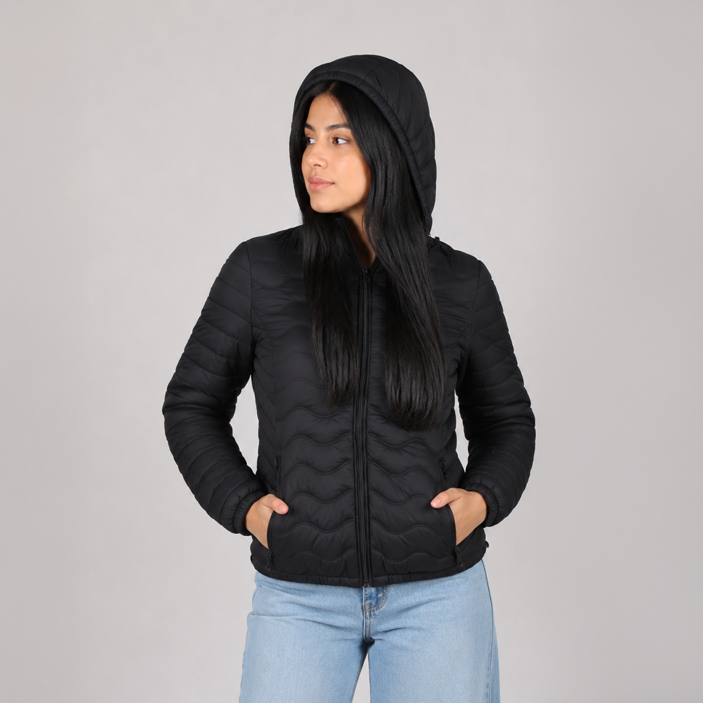 Casaca Puffer Entallada Belinda 8850 Con Capucha Para Mujer - Negro