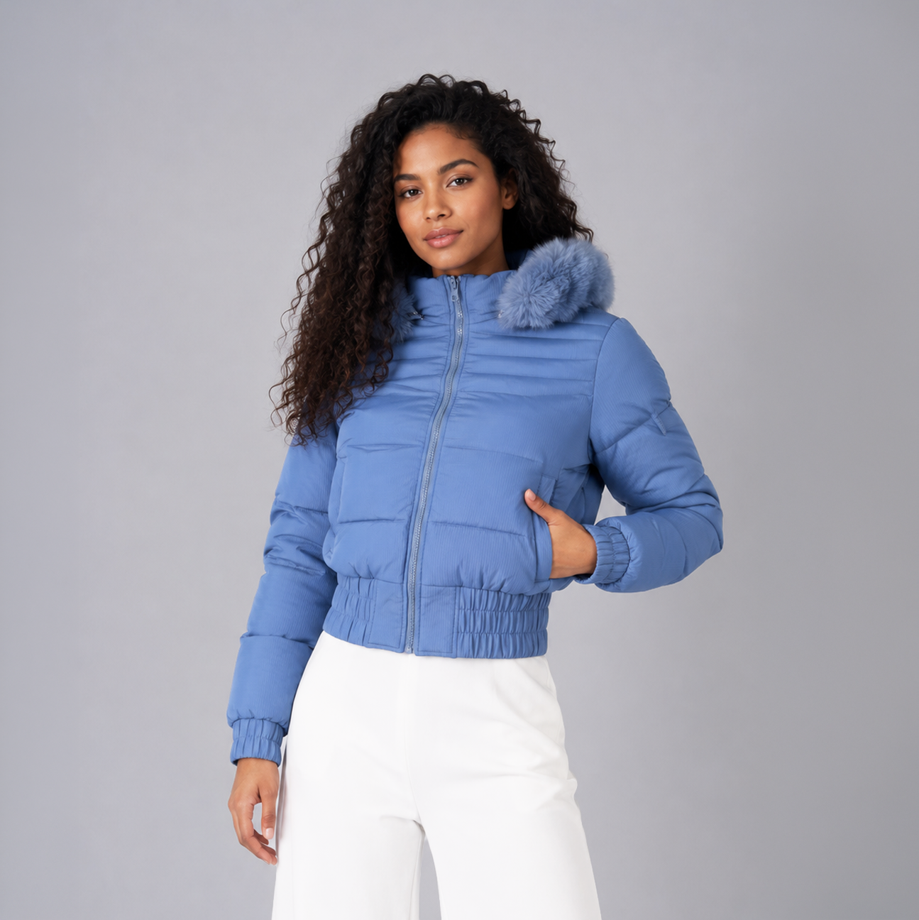 Casaca Crop Puffer Belinda 9918 Con Capucha Peluche Para Mujer - Celeste
